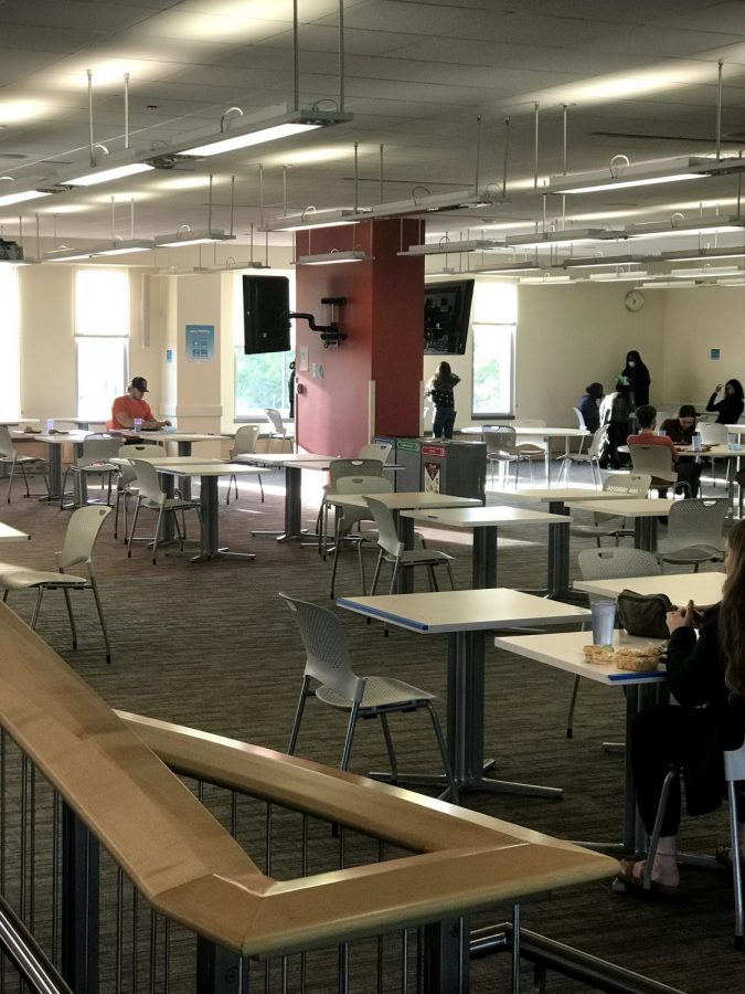 Students eating in the dining area of the Anderson Center