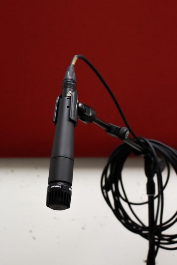 A microphone in the new music studio